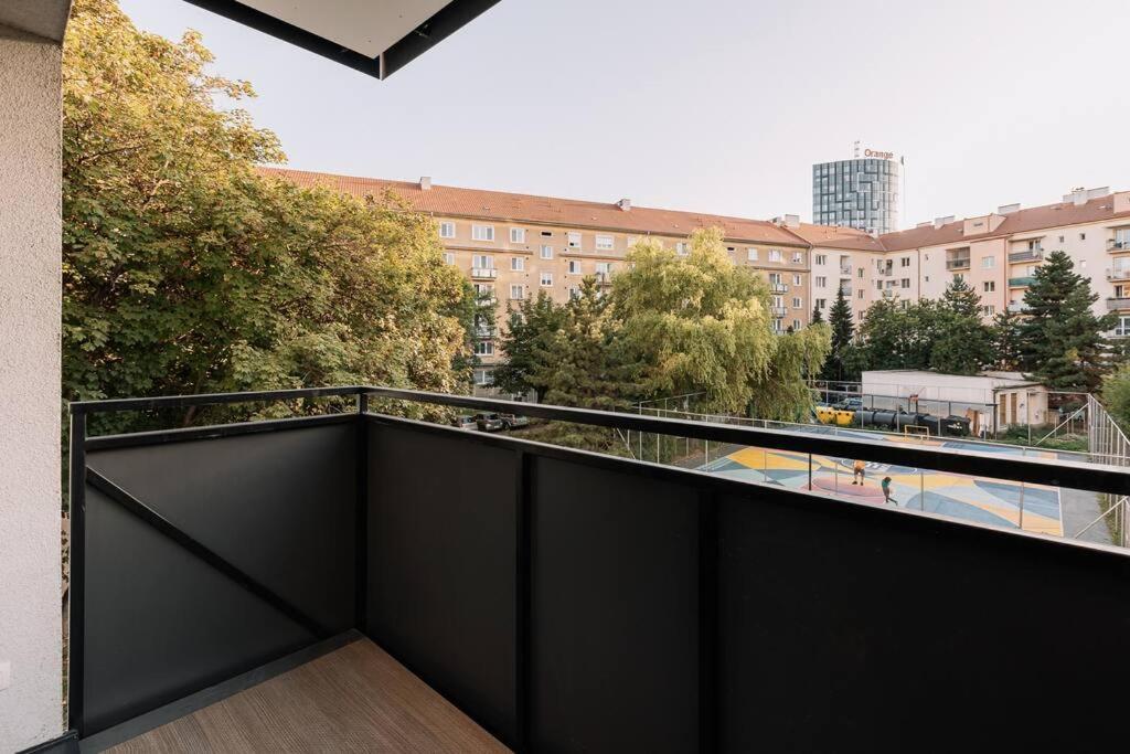 Stylish Apartment Retreat Bratislava Exterior foto